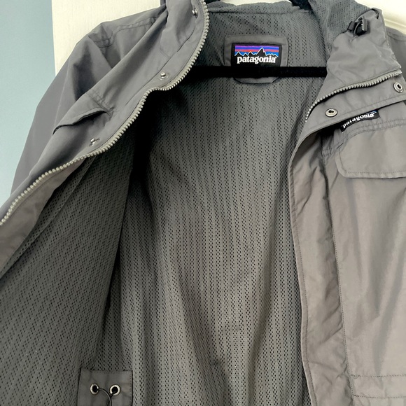 Men's Patagonia Rain Jacket Shell Small - Picture 7 of 7